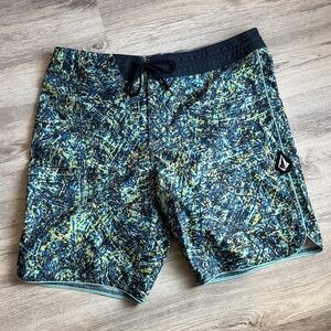 Mens Volcom Board Shorts Size 33 No Liner Digital Print Blue Teal
